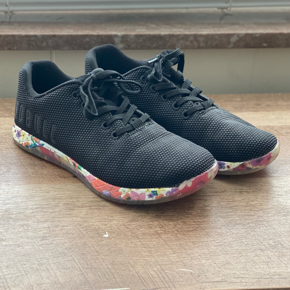 NOBULL shoes Size 8 NEW